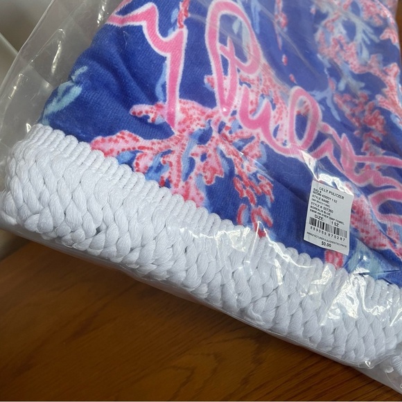 Lilly Pulitzer Beach Towel Swim on Over - Picture 3 of 4